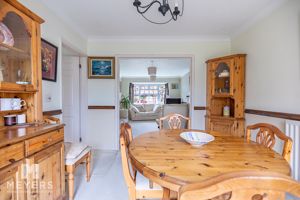Diner Through To Lounge- click for photo gallery